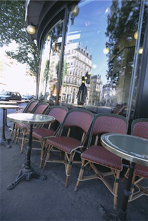 reflection in restaurant window - Chaises et tables à café, Paris, France, Europe Photographie de stock - Rights-Managed, Code: 841-02716029