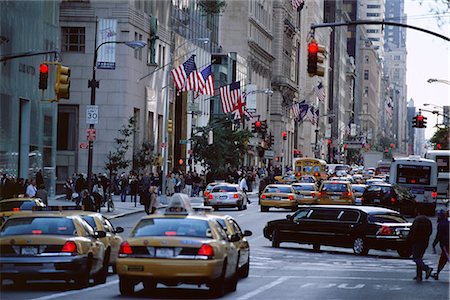 Traffic and busy street scene, 5th Avenue, New York City, New York, United States of America, North America Foto de stock - Con derechos protegidos, Código: 841-02716175