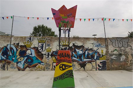 Berlin Wall, Basketball, Berlin, Germany Foto de stock - Con derechos protegidos, Código: 841-02716302