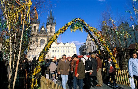 simsearch:841-03673122,k - Easter decorations on Old Town Square, Stare Mesto, Prague, UNESCO World Heritage Site, Czech Republic, Europe Foto de stock - Con derechos protegidos, Código: 841-02717006