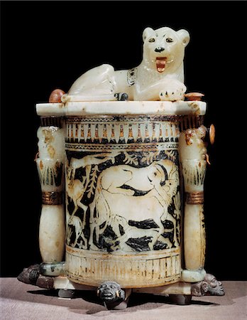 simsearch:841-03505793,k - Peinture pot d'onguent albâtre montrant la scène de chasse, avec le roi comme un lion, de la tombe du pharaon Toutankhamon, découvert dans la vallée des rois, Thèbes, Afrique du Nord Afrique Photographie de stock - Rights-Managed, Code: 841-02717780
