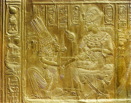 Détail de l'extérieur du Temple Doré montrant le roi coulée liquide parfumé entre les mains de la Reine, de la tombe du pharaon Toutankhamon, découvert dans la vallée des rois, Thèbes, Maghreb, Afrique Photographie de stock - Rights-Managed, Code: 841-02717842