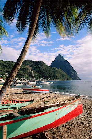 pitón - Soufriere avec les Pitons dans le fond, l'île de Sainte-Lucie, îles sous-le-vent, Antilles, Caraïbes, Amérique centrale des bateaux de pêche Photographie de stock - Rights-Managed, Code: 841-02718381