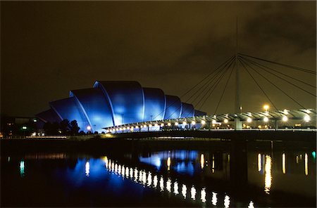 Le Clyde Auditorium, connu comme le tatou, par l'exposition et le Centre de conférences, conçu par Sir Norman Foster, Glasgow, Écosse, Royaume-Uni, Europe Photographie de stock - Rights-Managed, Code: 841-02718443