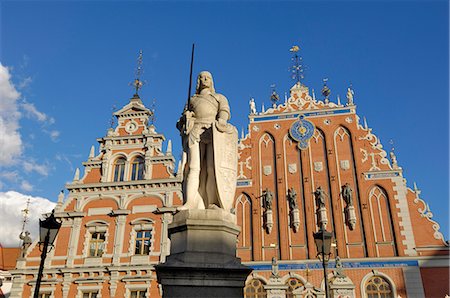 riga statues - Statue of Roland in front of the House of the Blackheads (Melngalvju Nams), Town Hall Square (Ratslaukums), Riga, Latvia, Baltic States, Europe Stock Photo - Rights-Managed, Code: 841-02719721