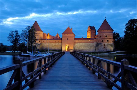 simsearch:862-03367195,k - Trakai Castle illuminated at night, Trakai, near Vilnius, Lithuania, Baltic States, Europe Stock Photo - Rights-Managed, Code: 841-02719736