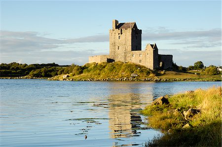 dunguaire castle - Château de Dunguaire (Dungory), Kinvarra, comté de Galway, Connacht, République d'Irlande (Eire), Europe Photographie de stock - Rights-Managed, Code: 841-02719755