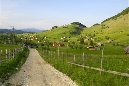 Transylvanian village of Sirnea, near Bran, Transylvania, Romania, Europe Fotografie stock - Rights-Managed, Codice: 841-02719766