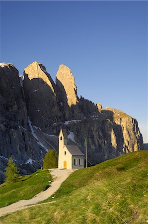 Sella Gruppe and chapel at Passo di Gardena (Grodner Joch), Dolomites, Italy, Europe Stock Photo - Rights-Managed, Code: 841-02719811