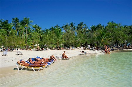 simsearch:841-03517089,k - Tourists on beach, Punta Cana, Dominican Republic, West Indies, Caribbean, Central America Stock Photo - Rights-Managed, Code: 841-02710092