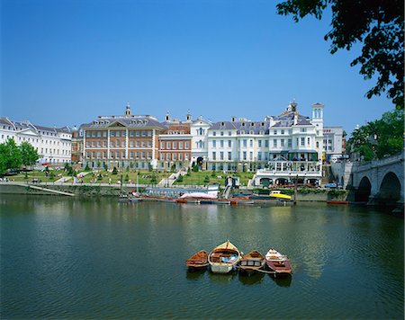 surrey - Riverside architecture and the Thames, Richmond, Surrey, England, United Kingdom, Europe Foto de stock - Con derechos protegidos, Código: 841-02710689