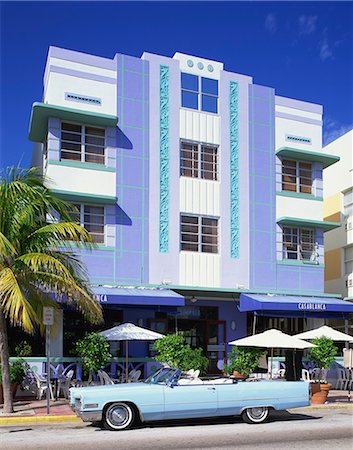 Classic American car outside the Casablanca Hotel, Ocean Drive, Art Deco District, Miami Beach, South Beach, Miami, Florida, United States of America, North America Foto de stock - Con derechos protegidos, Código: 841-02710699