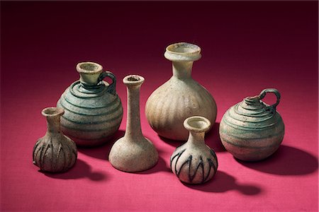 Glass bottles from Tylos period, New National Museum, Manama, Bahrain, Middle East Foto de stock - Con derechos protegidos, Código: 841-02710967