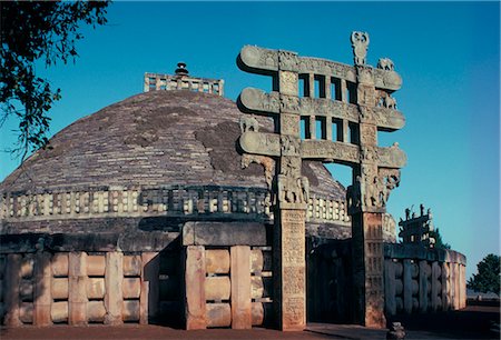 simsearch:841-02901373,k - La passerelle est, Grand Stupa, Sanchi, patrimoine mondial de l'UNESCO, Bhopal, Inde, Asie Photographie de stock - Rights-Managed, Code: 841-02711077