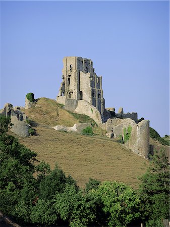 simsearch:841-03061126,k - The ruins of Corfe Castle, Dorset, England, United Kingdom, Europe Foto de stock - Con derechos protegidos, Código: 841-02711098