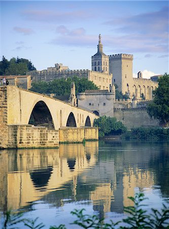 simsearch:841-02707097,k - Palais des papes et le pont sur le fleuve du Rhône, Provence, Avignon, France, Europe Photographie de stock - Rights-Managed, Code: 841-02711186