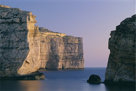 simsearch:400-08695427,k - Coastline in the evening at Dwejra, Gozo, Malta, Mediterranean, Europe Foto de stock - Con derechos protegidos, Código: 841-02711633