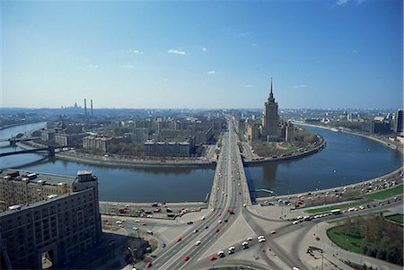 simsearch:841-02903308,k - Aerial view over large river meander through Moscow, Russia, Europe Stock Photo - Rights-Managed, Code: 841-02711678