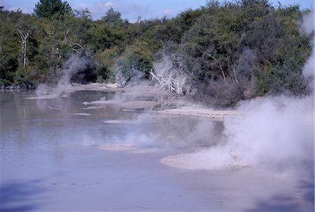 Vapeur et propagation de piscines de boue dans l'espace thermal, Rotorua, Pacific, South Auckland, North Island, Nouvelle-Zélande Photographie de stock - Rights-Managed, Code: 841-02711685
