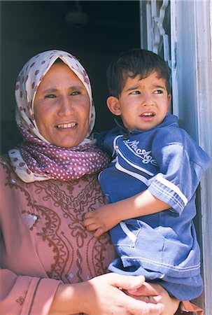 simsearch:841-02945927,k - Bedouin mother and her son, near Dead Sea, Jordan, Middle East Foto de stock - Con derechos protegidos, Código: 841-02712059