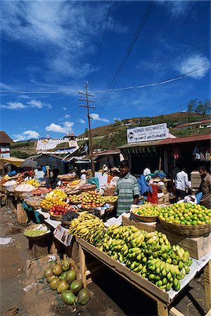 simsearch:841-02712507,k - Les étals de fruits sur le marché, Munnar, une petite ville dans le pays du thé dans le Ghâts occidentaux, Kerala, Inde, Asie Photographie de stock - Rights-Managed, Code: 841-02712201