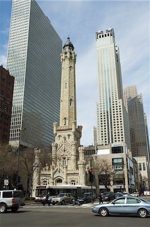 skyline drive - Le château d'eau historique, près de la John Hancock Center, Chicago, Illinois, États-Unis d'Amérique Photographie de stock - Rights-Managed, Code: 841-02712419