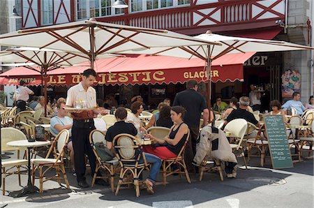 simsearch:841-02992768,k - Saint Jean de Luz, pays Basque, Pyrénées-Atlantiques, Aquitaine, France, Europe Photographie de stock - Rights-Managed, Code: 841-02712505