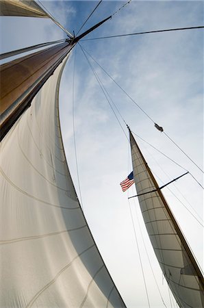 pennant flag - Old Vintage sail boat based at Knapps Narrows, Tilghman Island, Talbot County, Chesapeake Bay area, Maryland, United States of America, North America Foto de stock - Con derechos protegidos, Código: 841-02712679