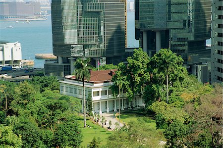 simsearch:841-02722944,k - Flagstaff House et le Musée de service à thé, la plus ancienne bâtisse ouest à Hong Kong, Chine Photographie de stock - Rights-Managed, Code: 841-02712775