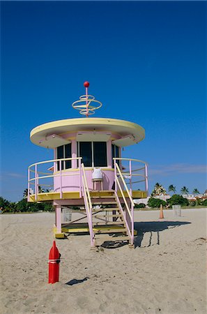 seagulls at beach - Art Deco lifeguard station, South Beach, Miami Beach, Floride, États-Unis d'Amérique, Amérique du Nord Photographie de stock - Rights-Managed, Code: 841-02713052