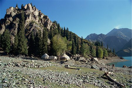 provincia di xinjiang - Yurts by Lake Tianchi (the Lake of Heaven), in the mountains at Urumqi, in Xinjiang, China, Asia Fotografie stock - Rights-Managed, Codice: 841-02713077