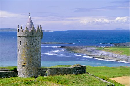 stones sand horizon - Doonagoore Castle, County Clare, Munster, Republic of Ireland (Eire), Europe Stock Photo - Rights-Managed, Code: 841-02713091