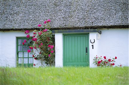 simsearch:841-06806651,k - Single storey house, County Clare, Munster, Republic of Ireland (Eire), Europe Stock Photo - Rights-Managed, Code: 841-02713092