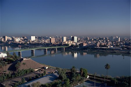 The Tigris River running through the city, Baghdad, Iraq, Middle East Foto de stock - Con derechos protegidos, Código: 841-02713156