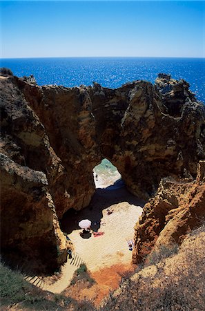 simsearch:841-02706686,k - Rock formations line the coast, Algarve, Portugal, Europe Stock Photo - Rights-Managed, Code: 841-02713564