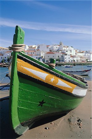simsearch:841-02708466,k - Fishing boat and village near Portimac, Ferragudo, Algarve, Portugal, Europe Stock Photo - Rights-Managed, Code: 841-02713570