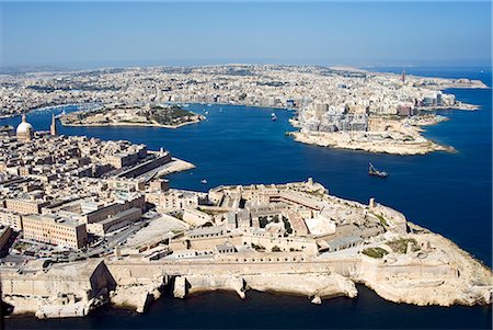 right place - Aerial view of Valletta and St. Elmo Fort, Manoel Island, and Dragutt Point on the right, Malta, Mediterranean, Europe Stock Photo - Rights-Managed, Code: 841-02720160