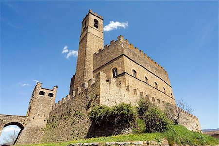simsearch:841-02831907,k - Castello di Poppi dei Conti Guidi (château des comtes Guidi à Poppi), Casentino, Arezzo, Toscane, Italie, Europe Photographie de stock - Rights-Managed, Code: 841-02720178