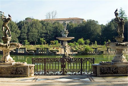 putti sculpture - Vasca dell'Isola, (Island Pond), puttos statues in front of Ocean's Fountain, Boboli Gardens, Florence, Tuscany, Italy, Europe Stock Photo - Rights-Managed, Code: 841-02720173