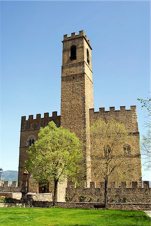 Castello di Poppi dei Conti Guidi (château des comtes Guidi à Poppi), Casentino, Arezzo, Toscane, Italie, Europe Photographie de stock - Rights-Managed, Code: 841-02720180