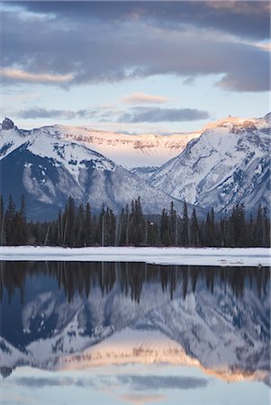 Vermilion Lakes, Banff National Park, UNESCO World Heritage Site, Rocky Mountains, Alberta, Canada, North America Foto de stock - Con derechos protegidos, Código: 841-02720330