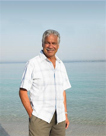 Senior man on beach Stock Photo - Rights-Managed, Code: 841-02720355
