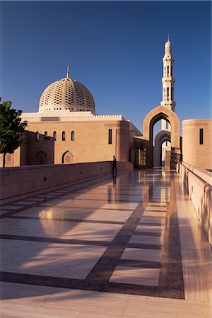 La grande mosquée Sultan Qaboos, construit en 2001, Batinah Région, Muscat, Oman, Moyen-Orient Photographie de stock - Rights-Managed, Code: 841-02720380