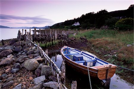 small boat - Small boat and house, Loch Fyne, Argyll, Scotland, United Kingdom, Europe Stock Photo - Rights-Managed, Code: 841-02720469