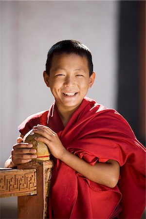 Young Buddhhist monk, Punakha Dzong, Punakha, Bhutan, Asia Foto de stock - Con derechos protegidos, Código: 841-02720556