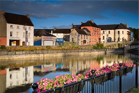 John's Quay and River Nore, Kilkenny City, County Kilkenny, Leinster, Republic of Ireland, Europe Foto de stock - Con derechos protegidos, Código: 841-02721082