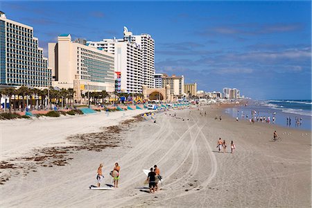 florida beach with hotel - Hôtels en bord de mer, Daytona Beach, Floride, États-Unis d'Amérique, l'Amérique du Nord Photographie de stock - Rights-Managed, Code: 841-02721187