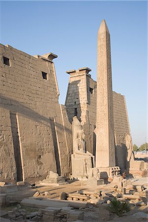 simsearch:862-03352796,k - Obélisque et pylône de Ramsès II (Ramsès le grand), Temple de Luxor, Luxor, Thèbes, Site du patrimoine mondial de l'UNESCO, en Egypte, Afrique du Nord, Afrique Photographie de stock - Rights-Managed, Code: 841-02721269