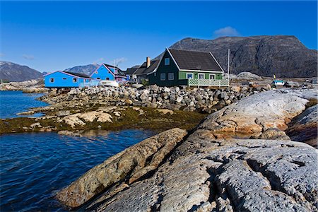 Colorful houses, Port of Nanortalik, Island of Qoornoq, Province of Kitaa, Southern Greenland, Kingdom of Denmark, Polar Regions Foto de stock - Con derechos protegidos, Código: 841-02721262