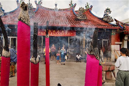 penang - Giant incense sticks, Chinese moon festival, Georgetown, Penang, Malaysia, Southeast Asia, Asia Foto de stock - Direito Controlado, Número: 841-02721326